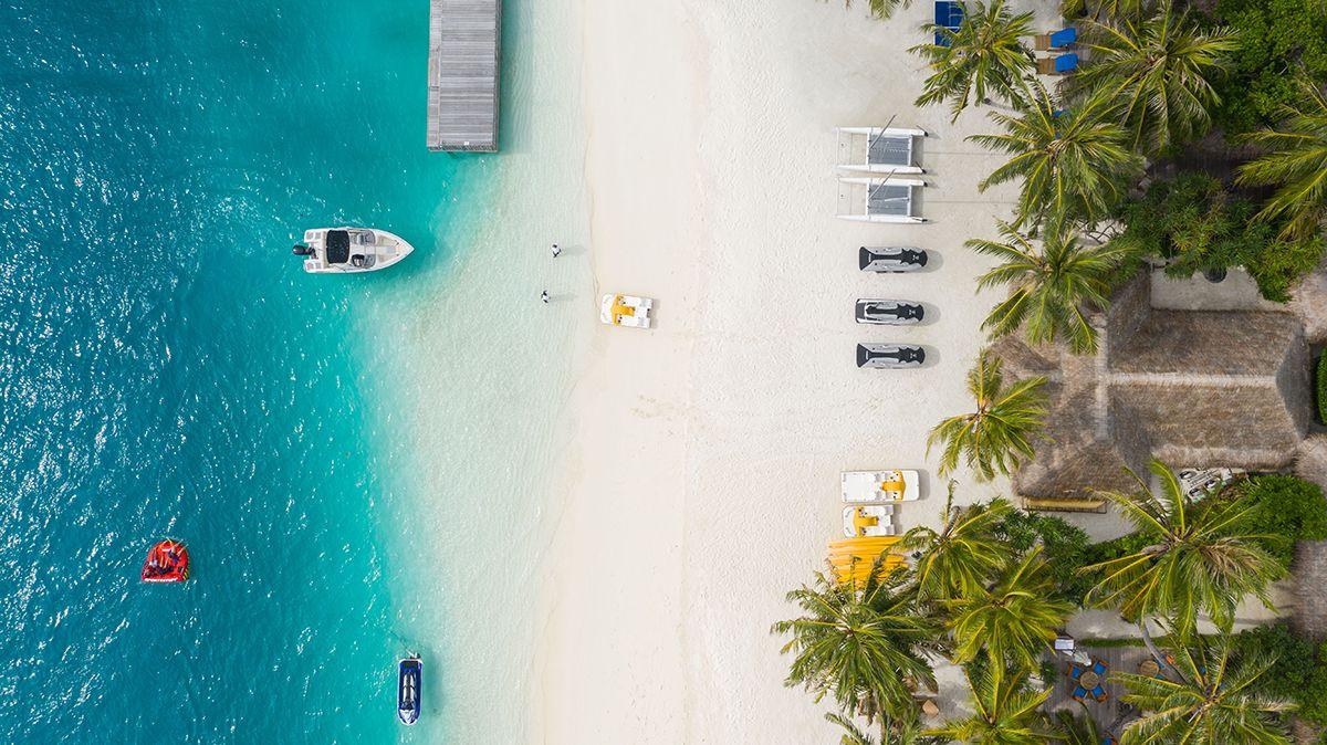 Maldives: face to face with local life